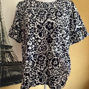 Ann Taylor Boxy Black and White Short Sleeve Blouse